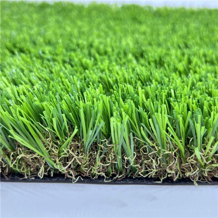 Erba artificiale per giardino domestico